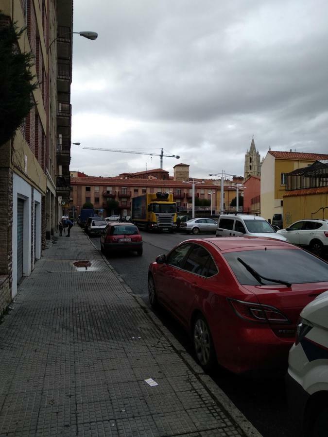 Alojamientos Turisticos Victor De Los Rios レオン エクステリア 写真